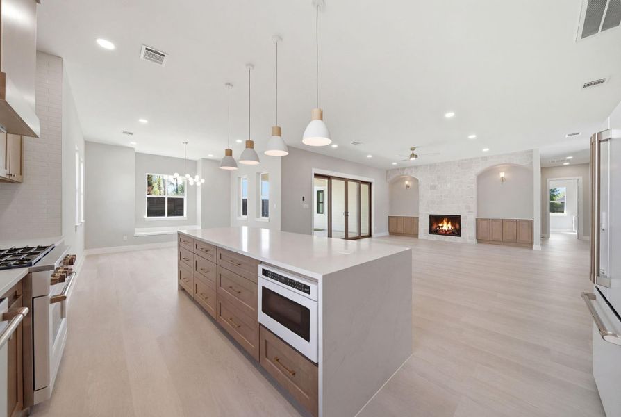 Furnished interior view inside a new home in , Tomball (Image 13).