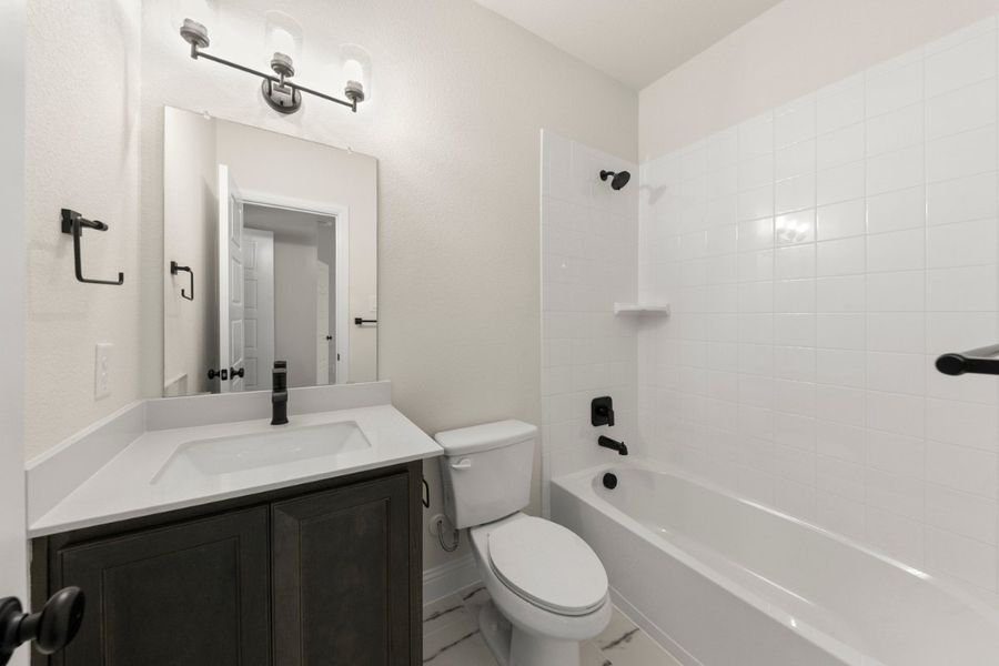 Furnished interior view inside a new home in Park Hills, Rockwall (Image 19).