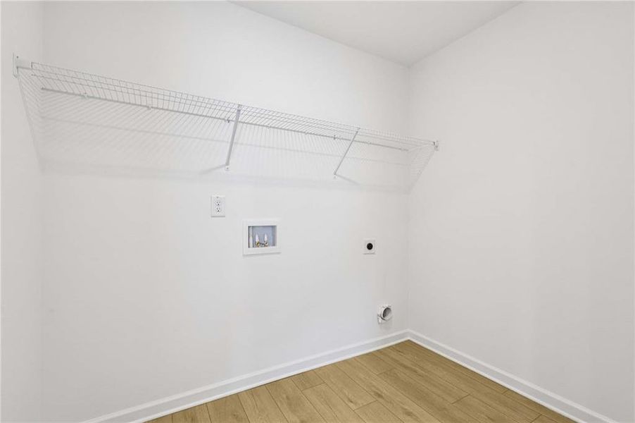Spacious, unfurnished interior of a new home in Leydenview, Mableton (Image 18).