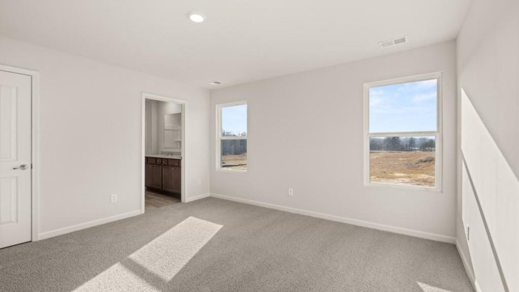 Spacious, unfurnished interior of a new home in Fairway 17 at Mirror Lake, Villa Rica (Image 26).
