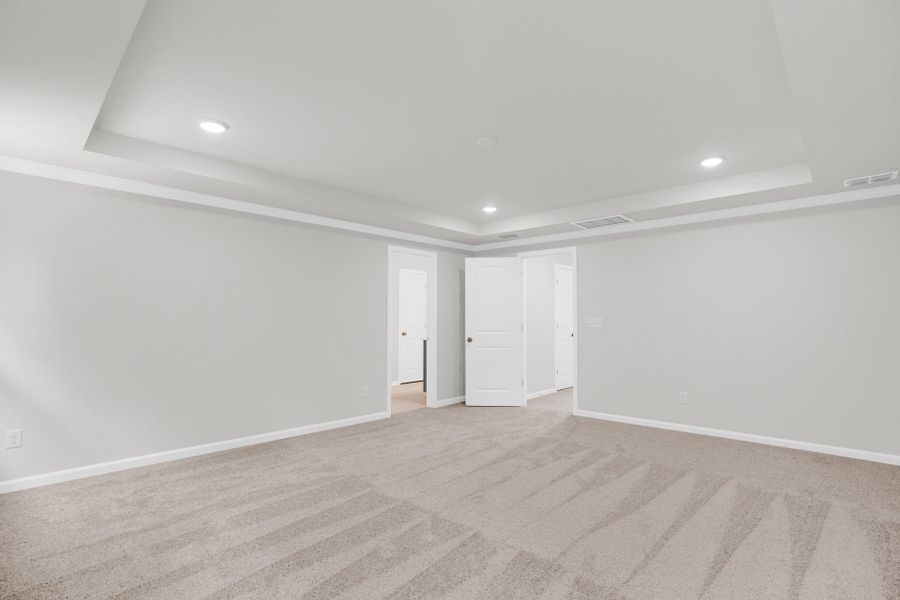 Spacious, unfurnished interior of a new home in Carriage Estates, Lexington (Image 38).