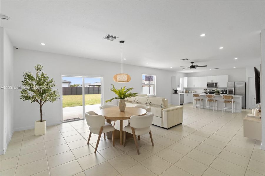 Furnished interior view inside a new home in , Homestead (Image 28).
