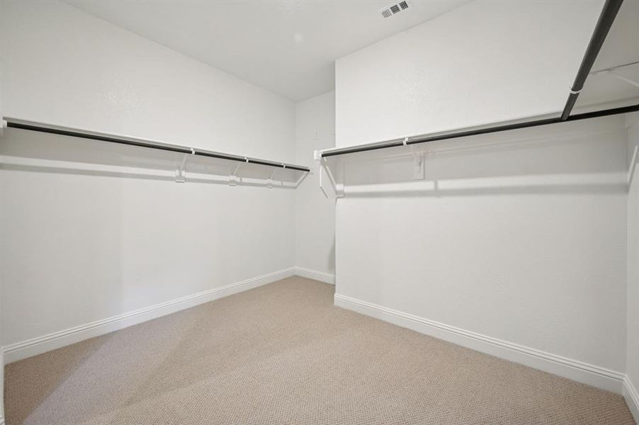 Spacious, unfurnished interior of a new home in Simpson Crossing - Signature Series, McKinney (Image 22).