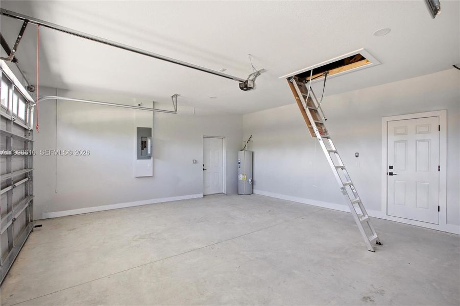Spacious, unfurnished interior of a new home in , Lake Placid (Image 28).