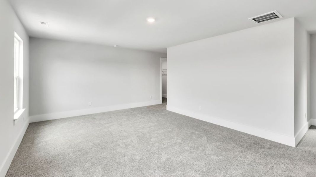 Spacious, unfurnished interior of a new home in The Pines at Blake Farm, Wilmington (Image 30).