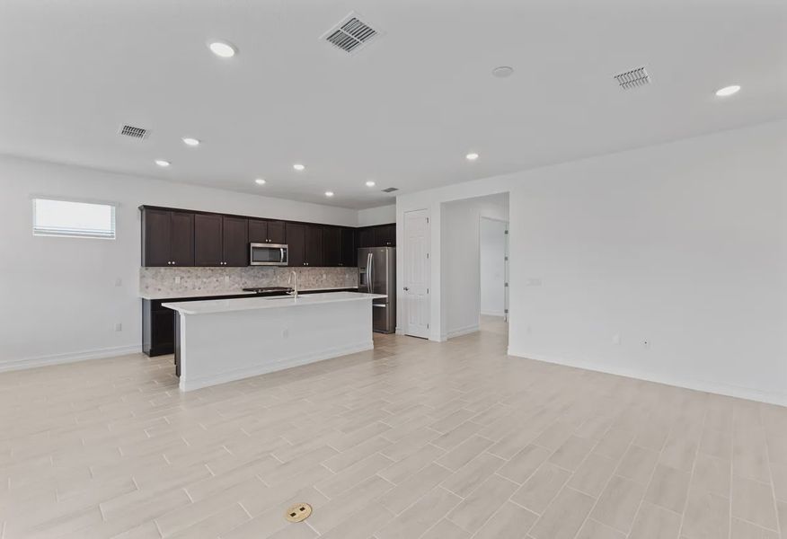 Valletta Great Room & Kitchen - 8 of 16