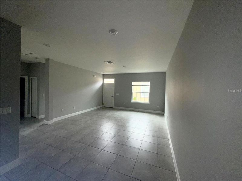 Spacious, unfurnished interior of a new home in Tuscany Preserve, Kissimmee (Image 5). Spacious, unfurnished interior of a new home in Tuscany Preserve, Kissimmee (Image 5).