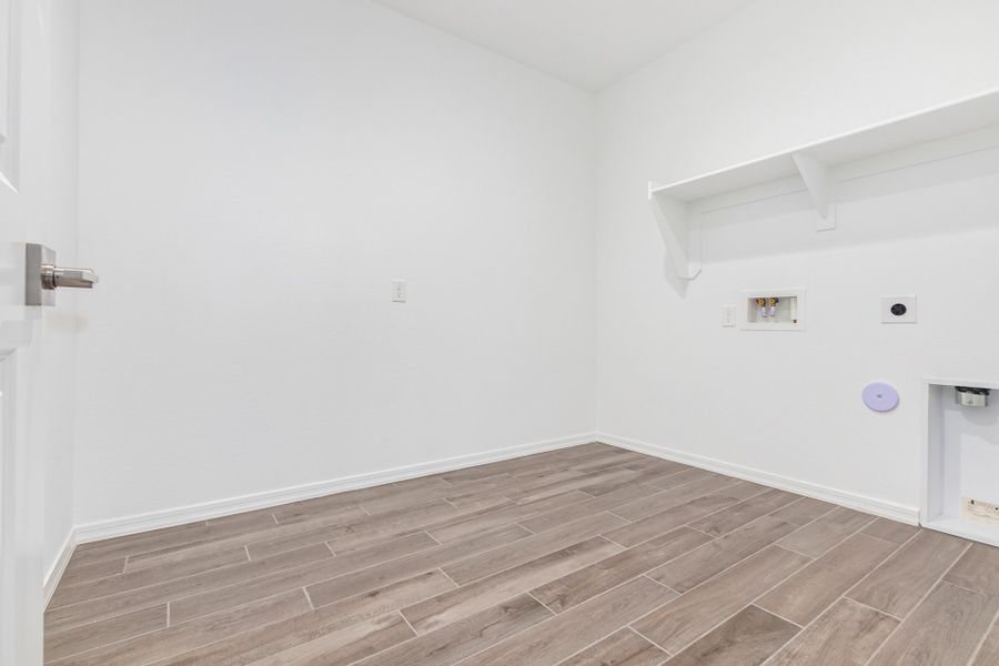 Representative unfurnished interior of a home built from the 55-RV1 by Taylor Morrison in Allen Ranches, Litchfield Park (Image 22).