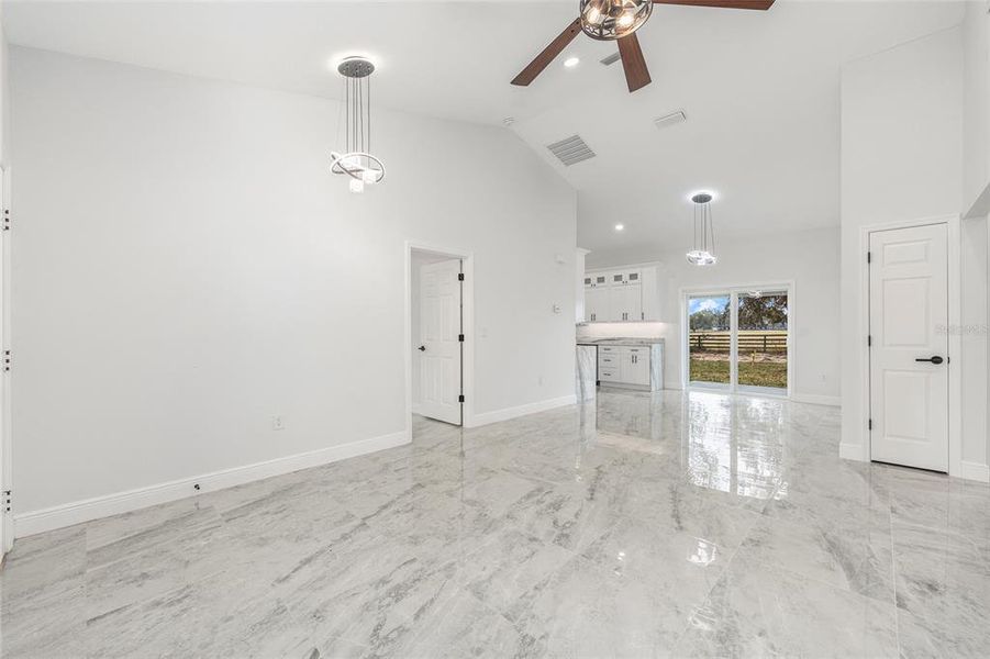 Spacious, unfurnished interior of a new home in , Summerfield (Image 12).