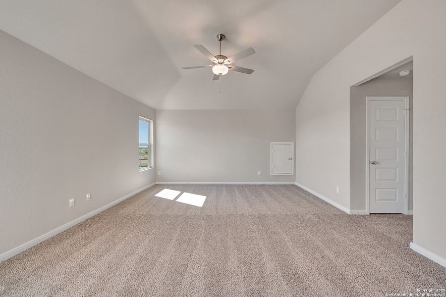 Spacious, unfurnished interior of a new home in Paloma Park, Converse (Image 44).