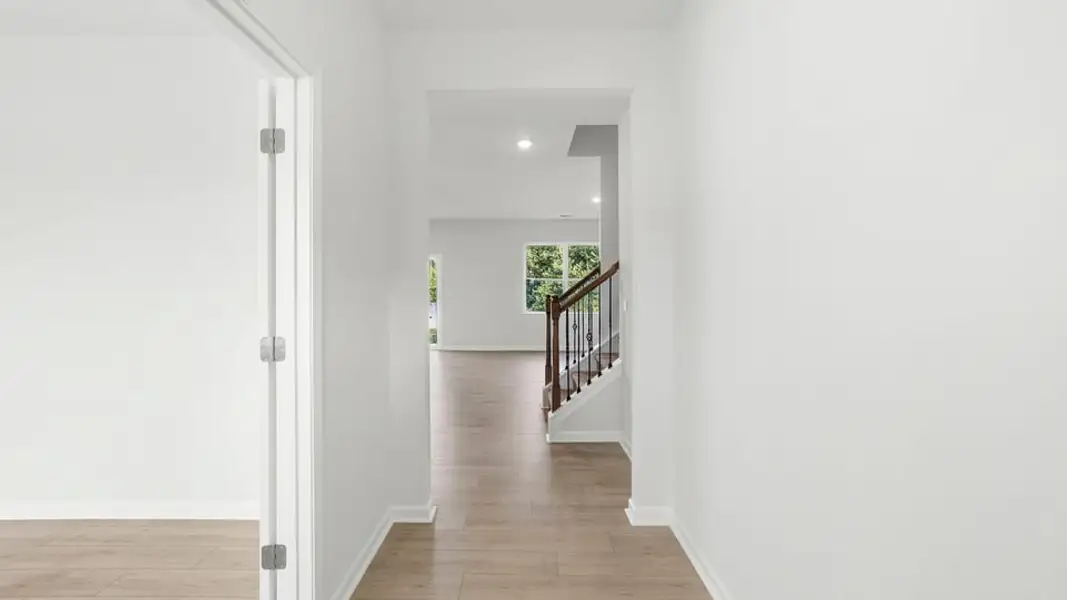 Spacious, unfurnished interior of a new home in Chestnut Ridge, Greenville (Image 17).