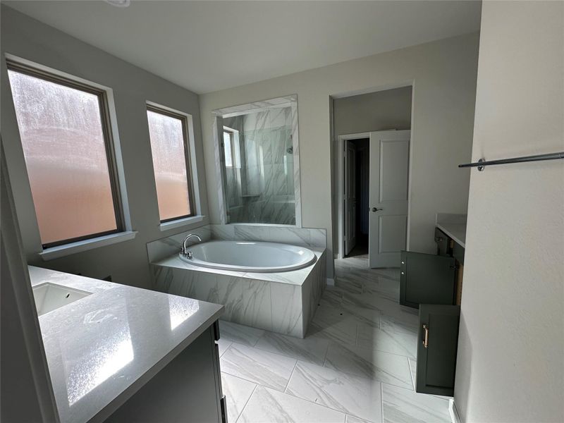 Furnished interior view inside a new home in Sienna, Missouri City (Image 6).