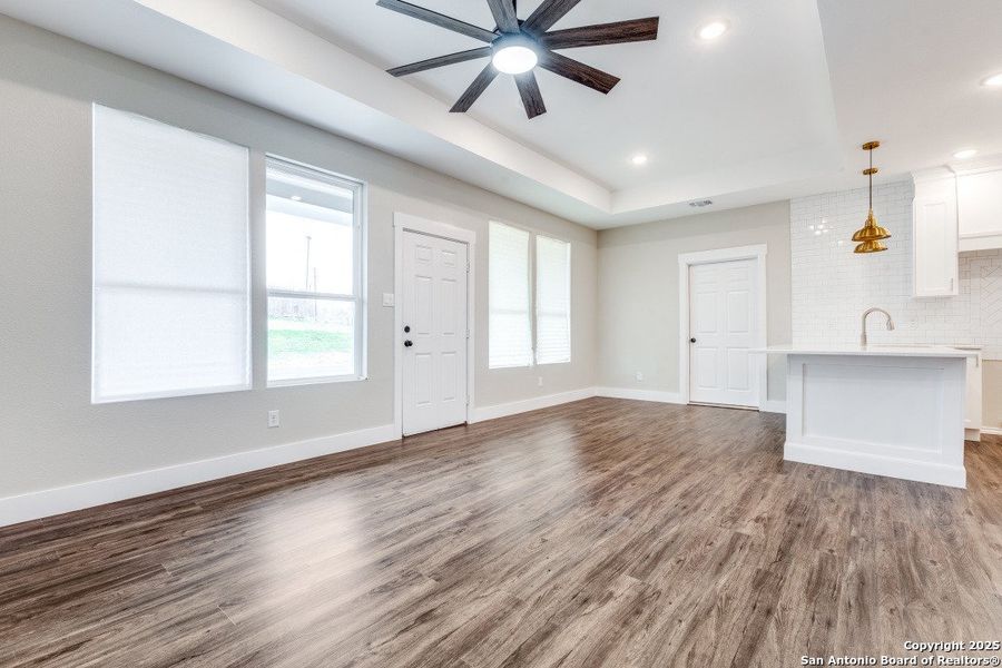 Spacious, unfurnished interior of a new home in , LaCoste (Image 10).