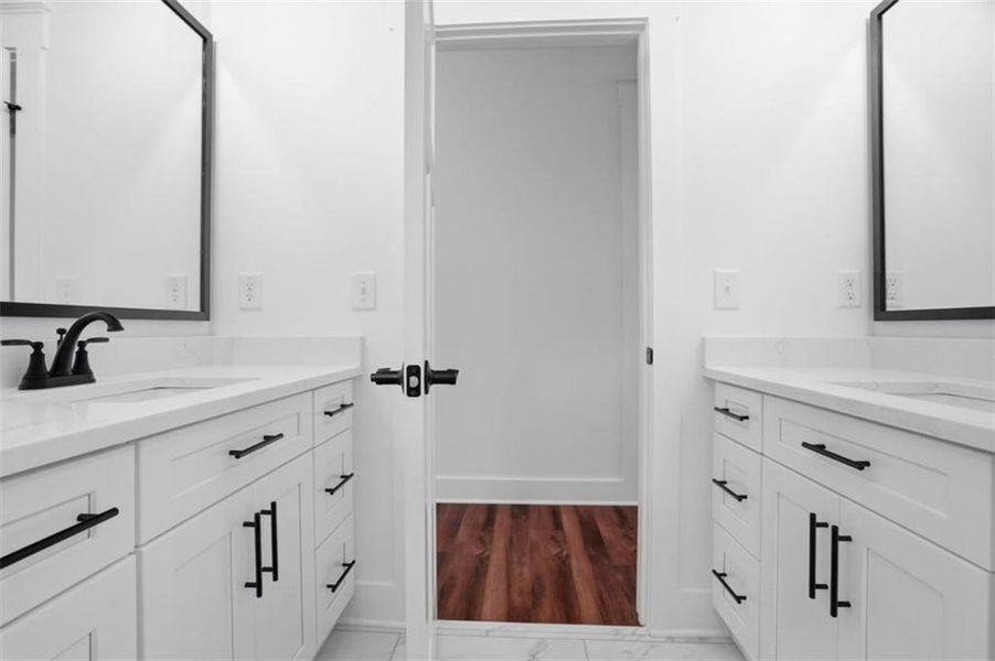 Furnished interior view inside a new home in , Jasper (Image 11).
