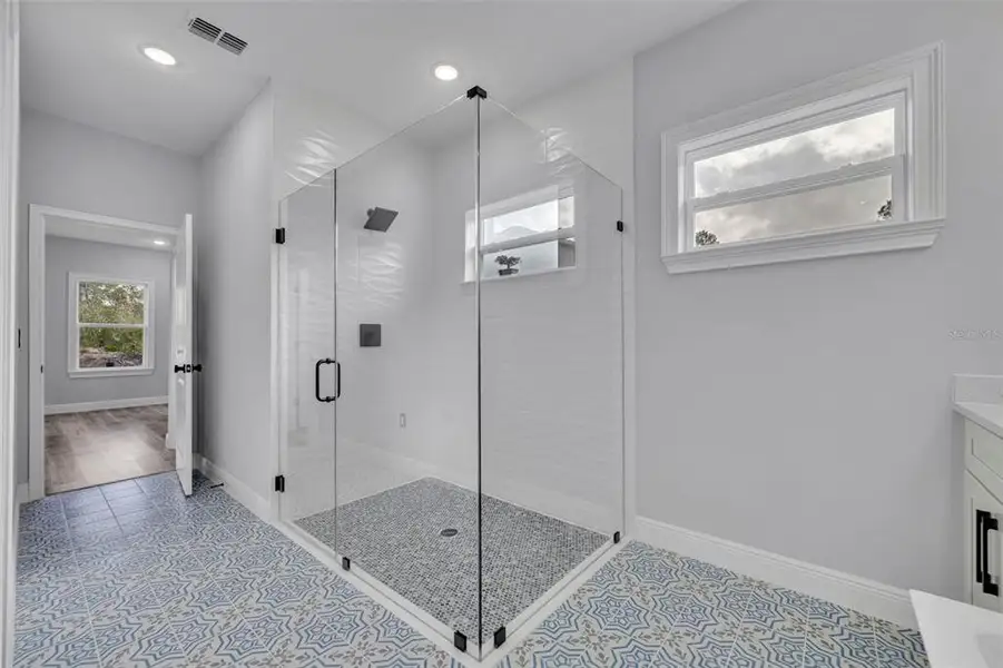 Furnished interior view inside a new home in , Kissimmee (Image 16).