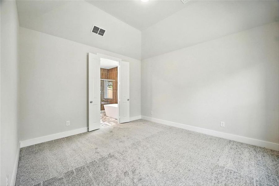 Spacious, unfurnished interior of a new home in Heritage Ranch: 50ft. lots, Sherman (Image 16). Spacious, unfurnished interior of a new home in Heritage Ranch: 50ft. lots, Sherman (Image 16).