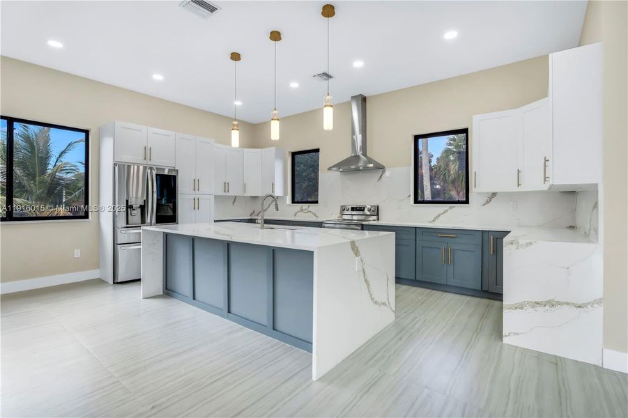Furnished interior view inside a new home in , Plantation (Image 18).