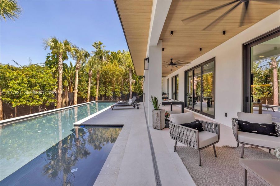 Exterior details and patio area of a home in , Miami (Image 36).