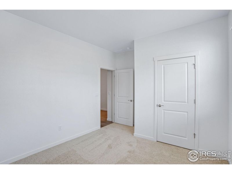Spacious, unfurnished interior of a new home in Hansen Farm, Fort Collins (Image 22).