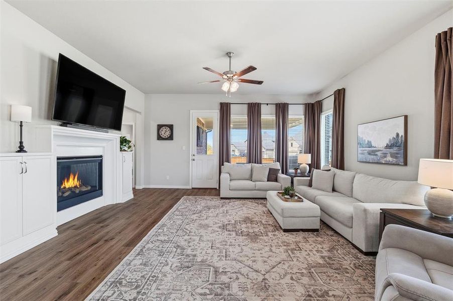 Furnished interior view inside a new home in Morningstar, Aledo (Image 21). Furnished interior view inside a new home in Morningstar, Aledo (Image 21).