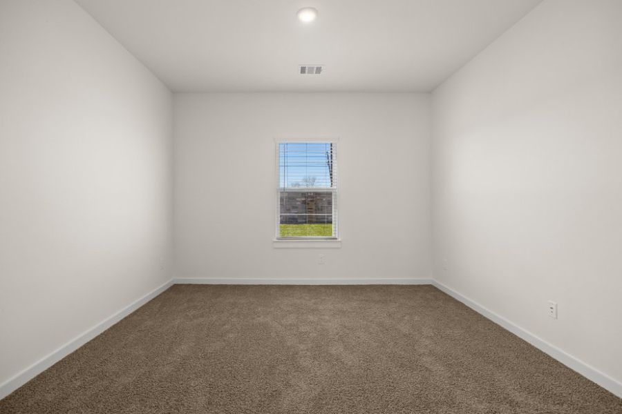 Spacious, unfurnished interior of a new home in Ashland, Houston (Image 15).