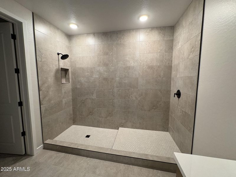 CP45 Lot 107 PR Shower CP45 Lot 107 PR Shower