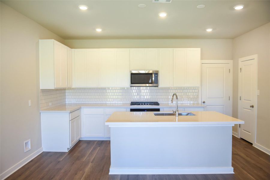 Light & Bright Open Concept Kitchen Light & Bright Open Concept Kitchen