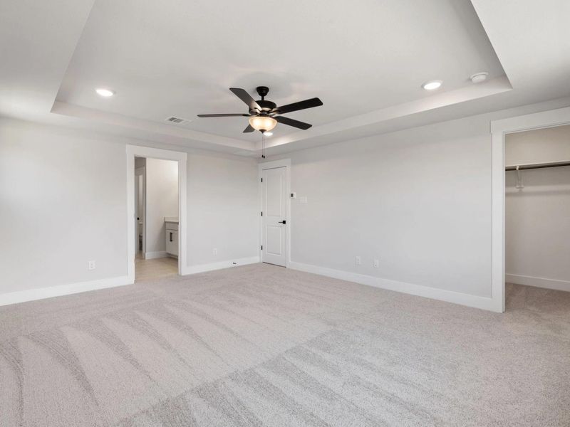 Spacious, unfurnished interior of a new home in Lake Park Villas, Wylie (Image 24).