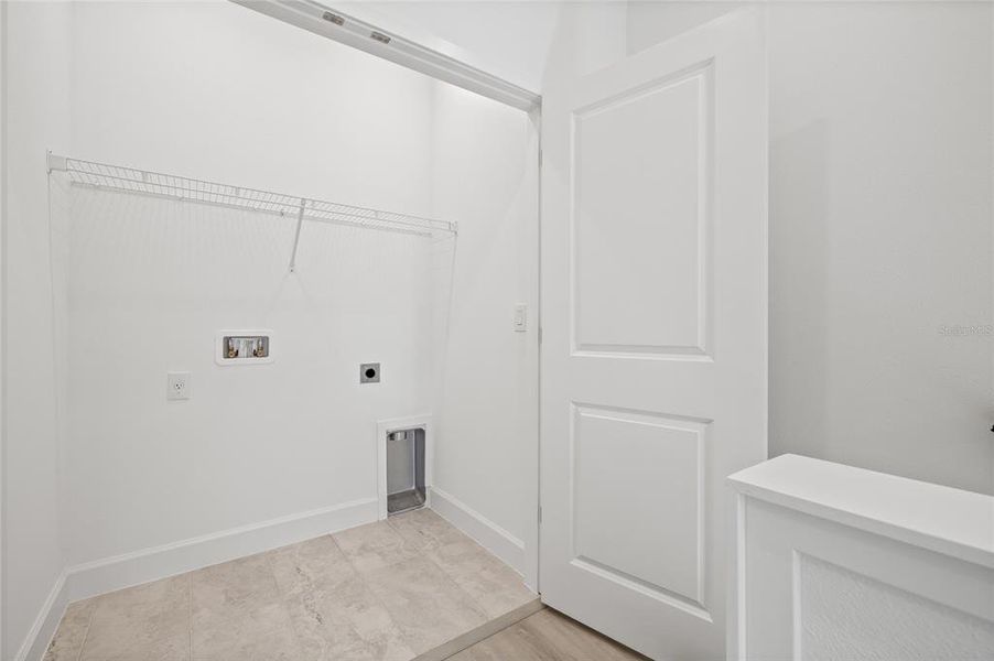 Spacious, unfurnished interior of a new home in Alante, St. Petersburg (Image 32).