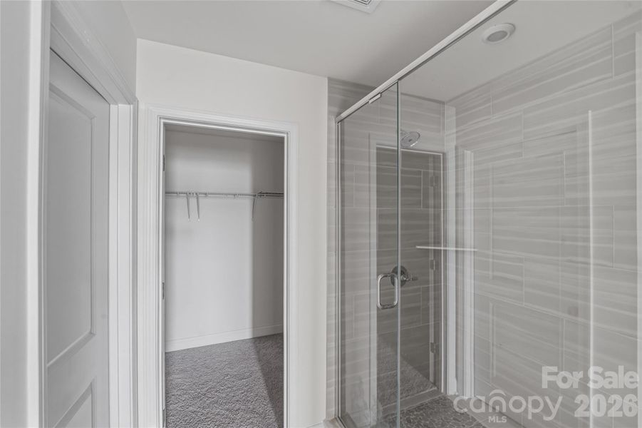 Image 38 of a home in Lakeside Glen.