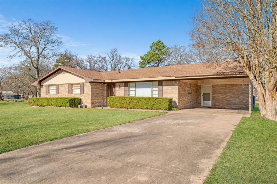 Exterior details and patio area of a home in , San Diego (Image 16).