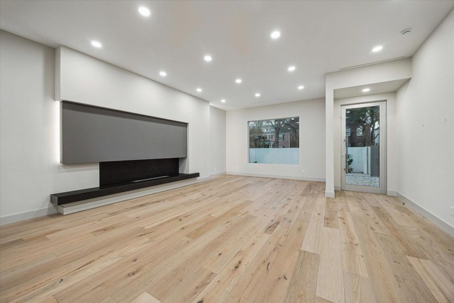 Spacious, unfurnished interior of a new home in , Houston (Image 22).