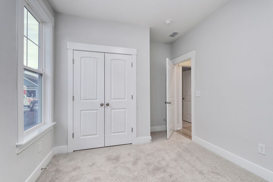 Spacious, unfurnished interior of a new home in Arcadia, Myrtle Beach (Image 33).