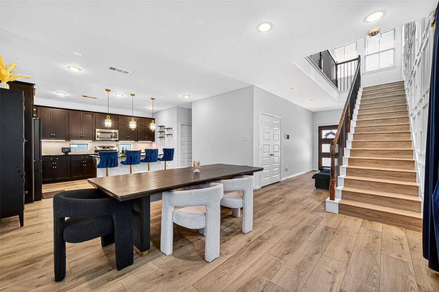 Furnished interior view inside a new home in Anderson Lakes, Houston (Image 28). Furnished interior view inside a new home in Anderson Lakes, Houston (Image 28).