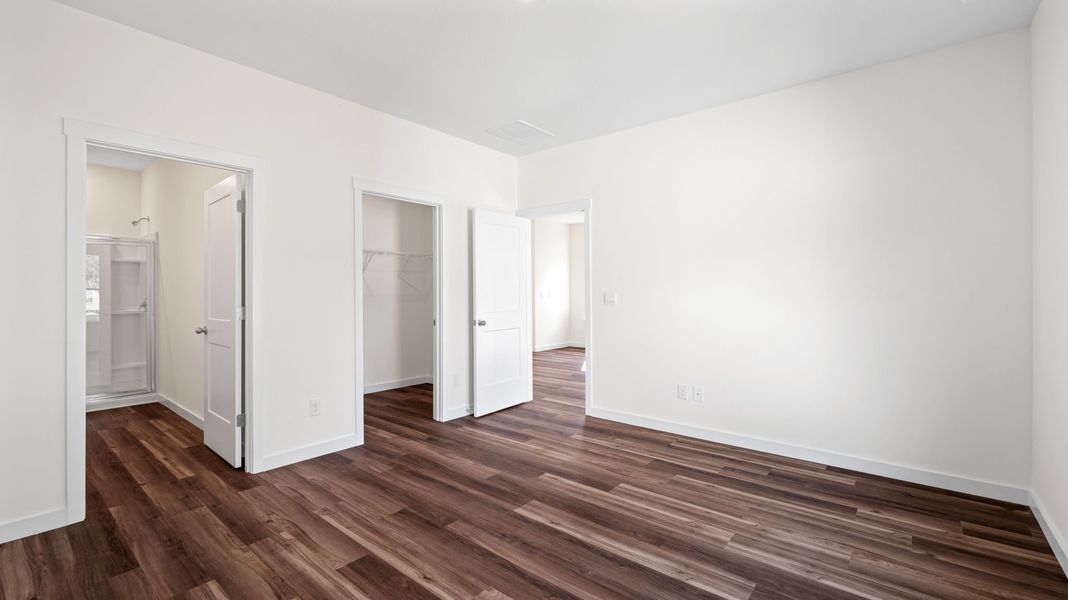 Spacious, unfurnished interior of a new home in Cambridge Cove, Chickamauga (Image 14).