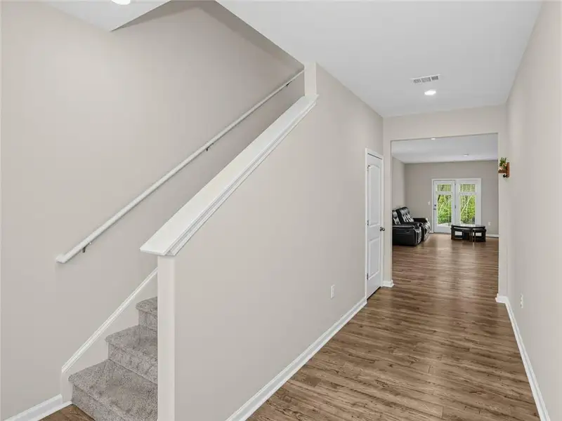 Spacious, unfurnished interior of a new home in Etowah Preserve, Dawsonville (Image 32).