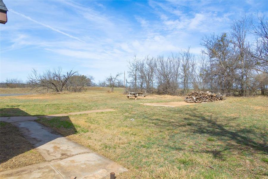 Natural landscape and outdoor views near in Brownwood (Image 25). Natural landscape and outdoor views near in Brownwood (Image 25).