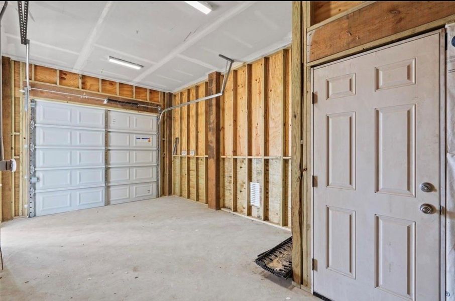 Spacious garage