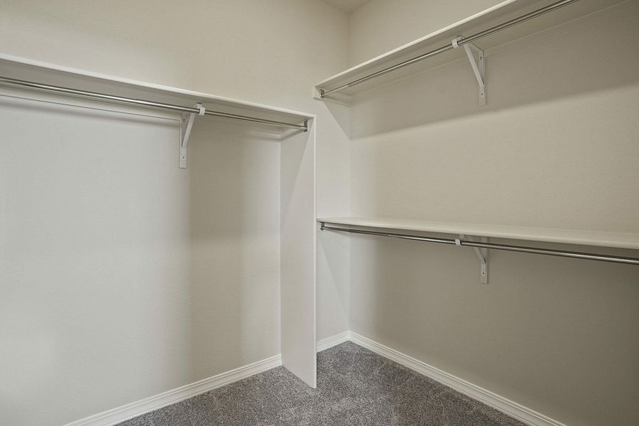 Spacious, unfurnished interior of a new home in Campo Del Sol, El Paso (Image 13).