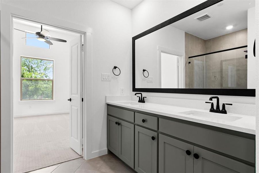 021-12412AudubonTrail-Wylie-TX-75098-PrimaryBathroom.jpg-SMALL