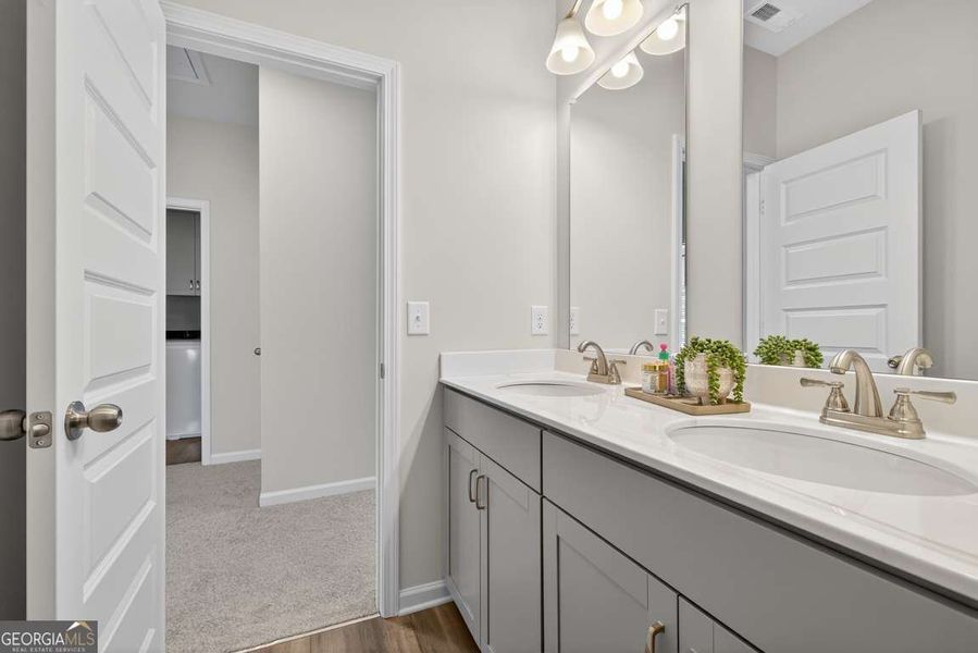 Furnished interior view inside a new home in Stonebridge North, Macon (Image 27).