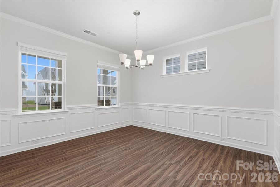 Spacious, unfurnished interior of a new home in Redhawk: Enclave, Belmont (Image 28).