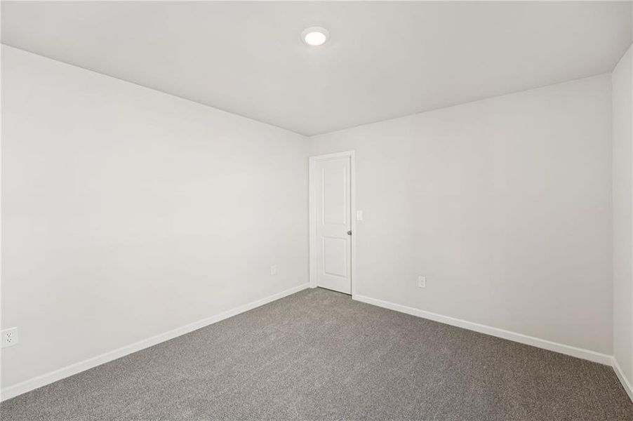 Spacious, unfurnished interior of a new home in Westmont Preserve, Powder Springs (Image 49).