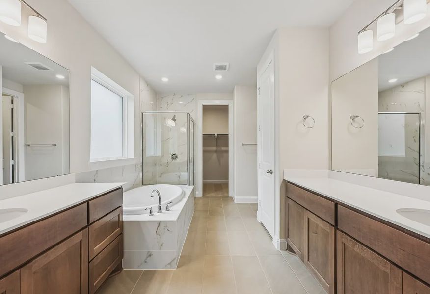 Plan 4046 Primary Bath - 12 of 20