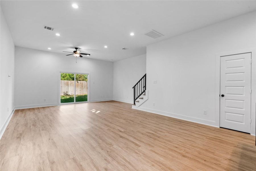 Spacious, unfurnished interior of a new home in , Houston (Image 15).
