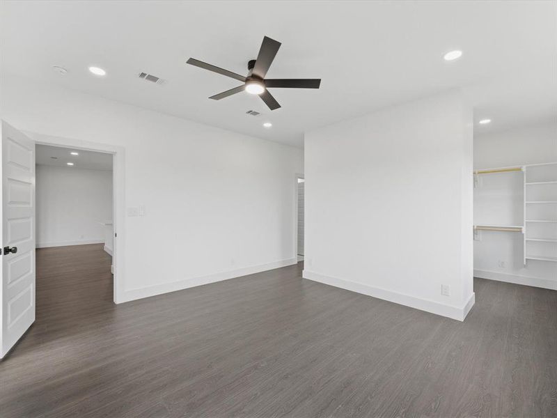 Spacious, unfurnished interior of a new home in , Avalon (Image 32).