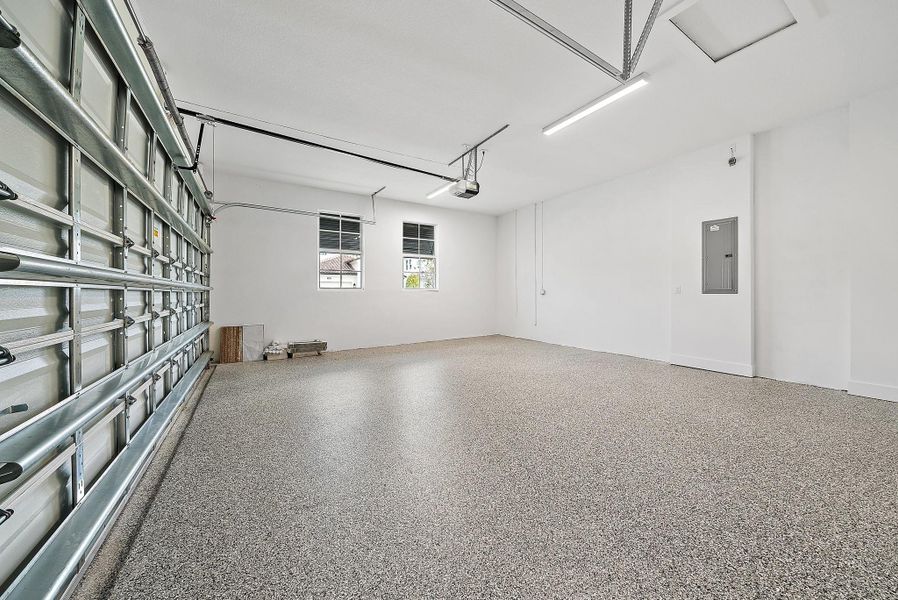 Spacious, unfurnished interior of a new home in L'Ambiance at Avenir, Palm Beach Gardens (Image 20).