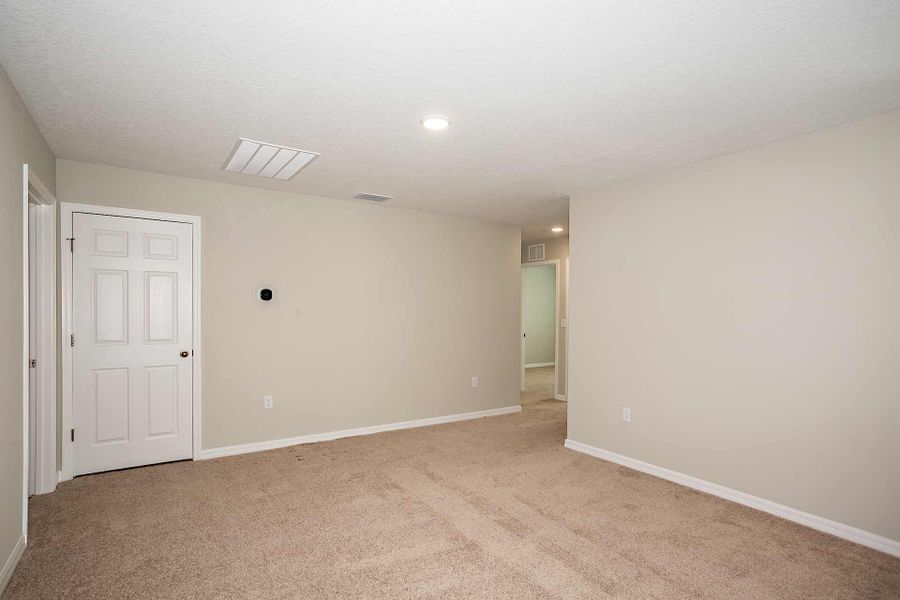 Spacious, unfurnished interior of a new home in Pasadena Ridge, Dade City (Image 16). Spacious, unfurnished interior of a new home in Pasadena Ridge, Dade City (Image 16).