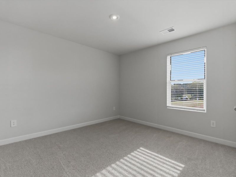 Spacious, unfurnished interior of a new home in Shiloh Valley, Piedmont (Image 16).