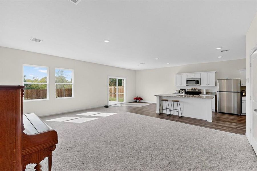 Furnished interior view inside a new home in Meadow Park, Melissa (Image 6). Furnished interior view inside a new home in Meadow Park, Melissa (Image 6).